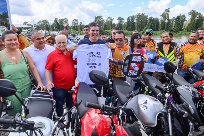 
Bragança - Entrega de Títulos de Terra - Entrega de CAR Validados para a Agricultura Familiar - Programa Regulariza Pará - Entrega de Motocicletas da Linha CredCidadão Mototaxista Pai D’Égua - Fotos Bruno Cecim/Agência Pará <div class='credito_fotos'>Foto: Bruno Cecim / Ag.Pará &nbsp;&nbsp;|&nbsp;&nbsp; <a href='/midias/2024/originais/20139_1b29bf2b-b4cd-c233-840a-ba8eedd4d854.jpg' download><i class='fa-solid fa-download'></i> Download</a></div>