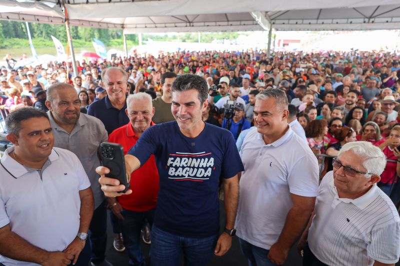 
Bragança - Entrega de Títulos de Terra - Entrega de CAR Validados para a Agricultura Familiar - Programa Regulariza Pará - Entrega de Motocicletas da Linha CredCidadão Mototaxista Pai D’Égua - Fotos Bruno Cecim/Agência Pará <div class='credito_fotos'>Foto: Bruno Cecim / Ag.Pará &nbsp;&nbsp;|&nbsp;&nbsp; <a href='/midias/2024/originais/20139_25862a10-aaf6-09e5-c238-a9e107f9e6fc.jpg' download><i class='fa-solid fa-download'></i> Download</a></div>