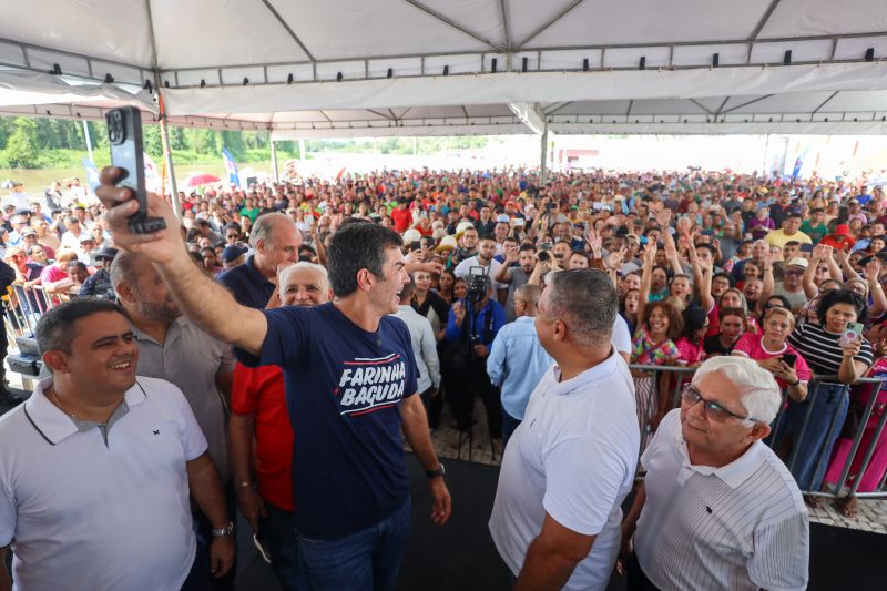 
Bragança - Entrega de Títulos de Terra - Entrega de CAR Validados para a Agricultura Familiar - Programa Regulariza Pará - Entrega de Motocicletas da Linha CredCidadão Mototaxista Pai D’Égua - Fotos Bruno Cecim/Agência Pará <div class='credito_fotos'>Foto: Bruno Cecim / Ag.Pará &nbsp;&nbsp;|&nbsp;&nbsp; <a href='/midias/2024/originais/20139_4b568caf-8c12-2d55-3781-97f8250089ee.jpg' download><i class='fa-solid fa-download'></i> Download</a></div>
