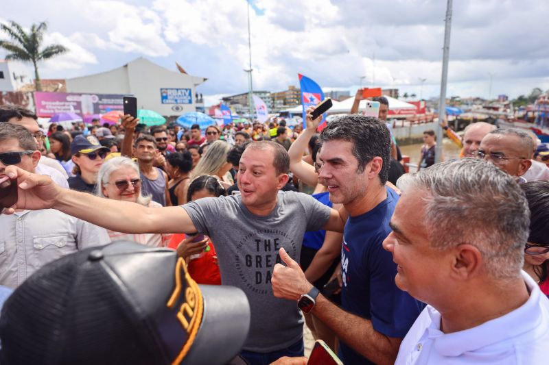 
Bragança - Entrega de Títulos de Terra - Entrega de CAR Validados para a Agricultura Familiar - Programa Regulariza Pará - Entrega de Motocicletas da Linha CredCidadão Mototaxista Pai D’Égua - Fotos Bruno Cecim/Agência Pará <div class='credito_fotos'>Foto: Bruno Cecim / Ag.Pará &nbsp;&nbsp;|&nbsp;&nbsp; <a href='/midias/2024/originais/20139_54baa43d-1156-d9b9-cfbf-21772f3939a3.jpg' download><i class='fa-solid fa-download'></i> Download</a></div>