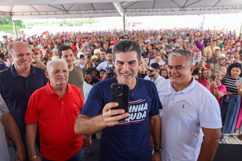 
Bragança - Entrega de Títulos de Terra - Entrega de CAR Validados para a Agricultura Familiar - Programa Regulariza Pará - Entrega de Motocicletas da Linha CredCidadão Mototaxista Pai D’Égua - Fotos Bruno Cecim/Agência Pará <div class='credito_fotos'>Foto: Bruno Cecim / Ag.Pará &nbsp;&nbsp;|&nbsp;&nbsp; <a href='/midias/2024/originais/20139_5b05aaef-1cf6-8460-43ff-1739db63da52.jpg' download><i class='fa-solid fa-download'></i> Download</a></div>