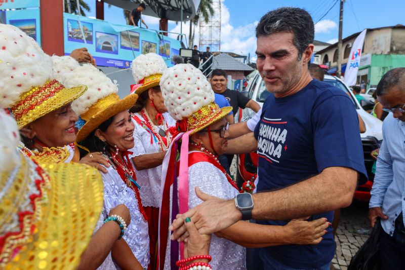 
Bragança - Entrega de Títulos de Terra - Entrega de CAR Validados para a Agricultura Familiar - Programa Regulariza Pará - Entrega de Motocicletas da Linha CredCidadão Mototaxista Pai D’Égua - Fotos Bruno Cecim/Agência Pará <div class='credito_fotos'>Foto: Bruno Cecim / Ag.Pará &nbsp;&nbsp;|&nbsp;&nbsp; <a href='/midias/2024/originais/20139_6b1d7037-0a69-d40d-03da-7259cc584221.jpg' download><i class='fa-solid fa-download'></i> Download</a></div>