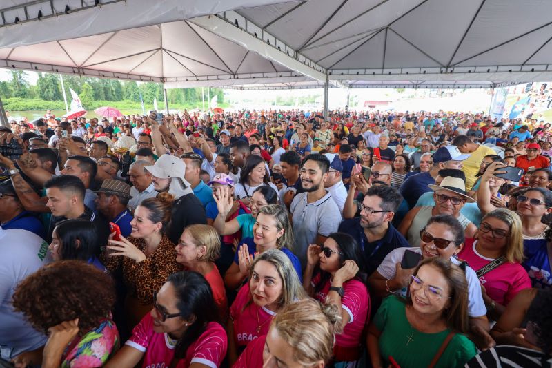 
Bragança - Entrega de Títulos de Terra - Entrega de CAR Validados para a Agricultura Familiar - Programa Regulariza Pará - Entrega de Motocicletas da Linha CredCidadão Mototaxista Pai D’Égua - Fotos Bruno Cecim/Agência Pará <div class='credito_fotos'>Foto: Bruno Cecim / Ag.Pará &nbsp;&nbsp;|&nbsp;&nbsp; <a href='/midias/2024/originais/20139_8520f399-6a94-37fb-ed18-2063be58f4f6.jpg' download><i class='fa-solid fa-download'></i> Download</a></div>