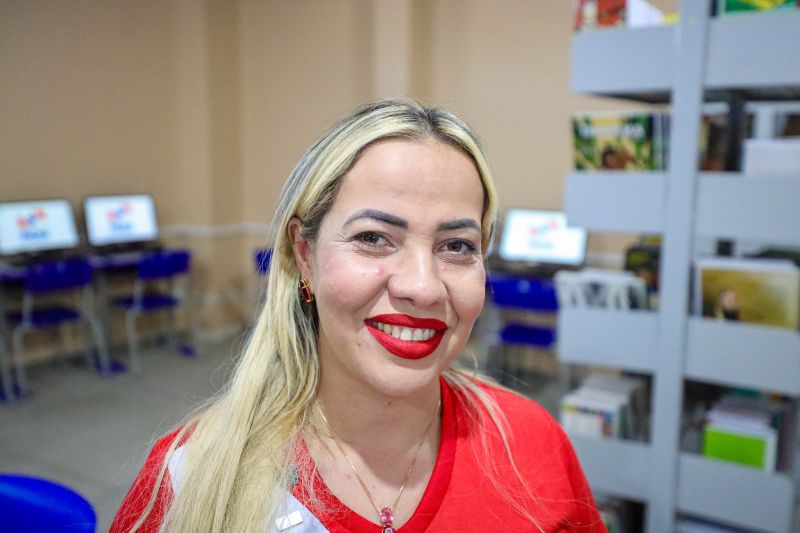 Katy Brandão  -  Professora