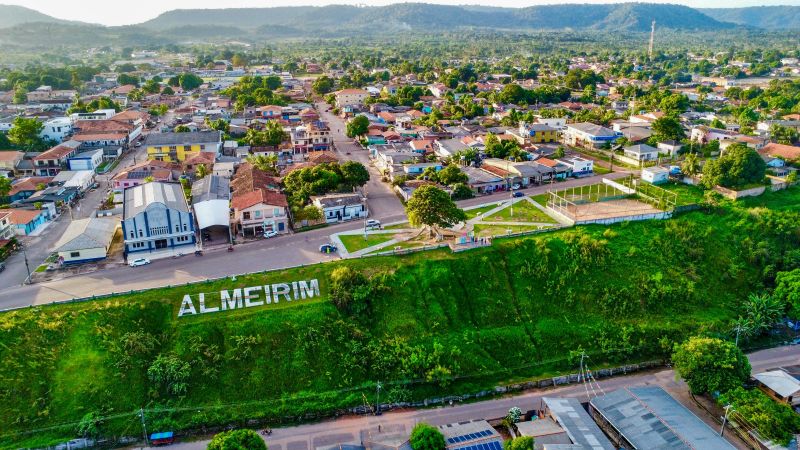 20/06/24 ALMEIRIM
Inauguração do Complexo Urbanística Frei Constâncio.
* Inauguração de Pavimentação Asfáltica de Vias do
Município.
* Entrega de Benefícios do Programa Habitacional Sua
Casa.

FOTOS:RONI MOREIRA/AG.PARÁ <div class='credito_fotos'>Foto: Roni Moreira / Ag.Pará &nbsp;&nbsp;|&nbsp;&nbsp; <a href='/midias/2024/originais/20268_c4f858c5-424d-31a8-d20a-fea1422c9890.jpg' download><i class='fa-solid fa-download'></i> Download</a></div>