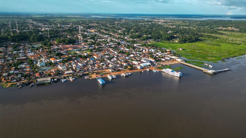 fotos;: Raphael Luz / AGPARÁ

 Entrega Via Asfaltadas + Entrega Centro de Eventos Ione Gantus + Sua Casa + Cred Cidadao <div class='credito_fotos'>Foto: Raphael Luz / Ag. Pará &nbsp;&nbsp;|&nbsp;&nbsp; <a href='/midias/2024/originais/20270_1f7b2ecb-1481-40f1-381b-822e2a59edce.jpg' download><i class='fa-solid fa-download'></i> Download</a></div>