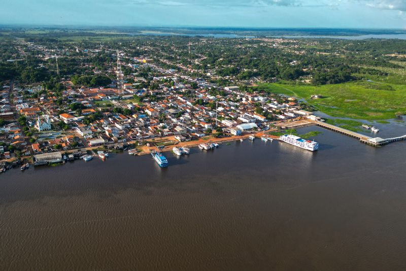 fotos;: Raphael Luz / AGPARÁ

 Entrega Via Asfaltadas + Entrega Centro de Eventos Ione Gantus + Sua Casa + Cred Cidadao <div class='credito_fotos'>Foto: Raphael Luz / Ag. Pará &nbsp;&nbsp;|&nbsp;&nbsp; <a href='/midias/2024/originais/20270_554d8e4c-9534-296d-ce4c-f44a53b171a3.jpg' download><i class='fa-solid fa-download'></i> Download</a></div>