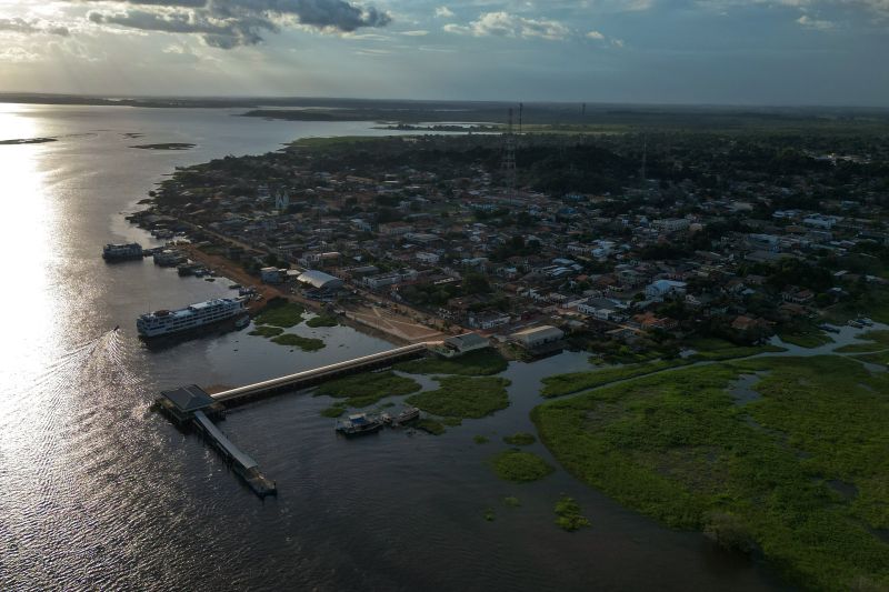 fotos;: Raphael Luz / AGPARÁ

 Entrega Via Asfaltadas + Entrega Centro de Eventos Ione Gantus + Sua Casa + Cred Cidadao <div class='credito_fotos'>Foto: Raphael Luz / Ag. Pará &nbsp;&nbsp;|&nbsp;&nbsp; <a href='/midias/2024/originais/20270_bf1c2618-8b52-e632-09b1-e9d8e436e79b.jpg' download><i class='fa-solid fa-download'></i> Download</a></div>
