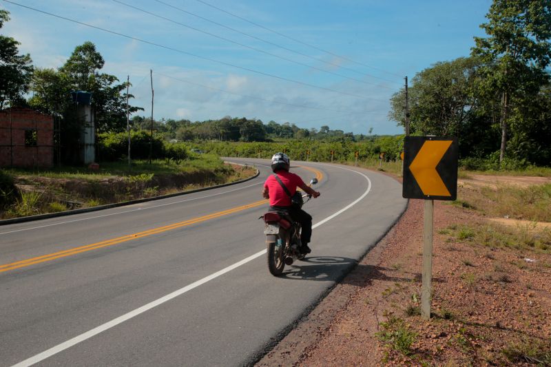 Governador Helder Barbalho Inauguração da Perna Leste

 Fotos Marco Santos/ Ag Pará <div class='credito_fotos'>Foto: Marco Santos / Ag. Pará &nbsp;&nbsp;|&nbsp;&nbsp; <a href='/midias/2024/originais/20297_20daf319-19dd-7ce3-3d47-221969ae4c28.jpg' download><i class='fa-solid fa-download'></i> Download</a></div>