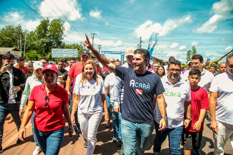 Governador Helder Barbalho Inauguração da Perna Leste

 Fotos Marco Santos/ Ag Pará <div class='credito_fotos'>Foto: Marco Santos / Ag. Pará &nbsp;&nbsp;|&nbsp;&nbsp; <a href='/midias/2024/originais/20297_3d3f8b44-e976-1278-07ce-3b7298b0fd04.jpg' download><i class='fa-solid fa-download'></i> Download</a></div>