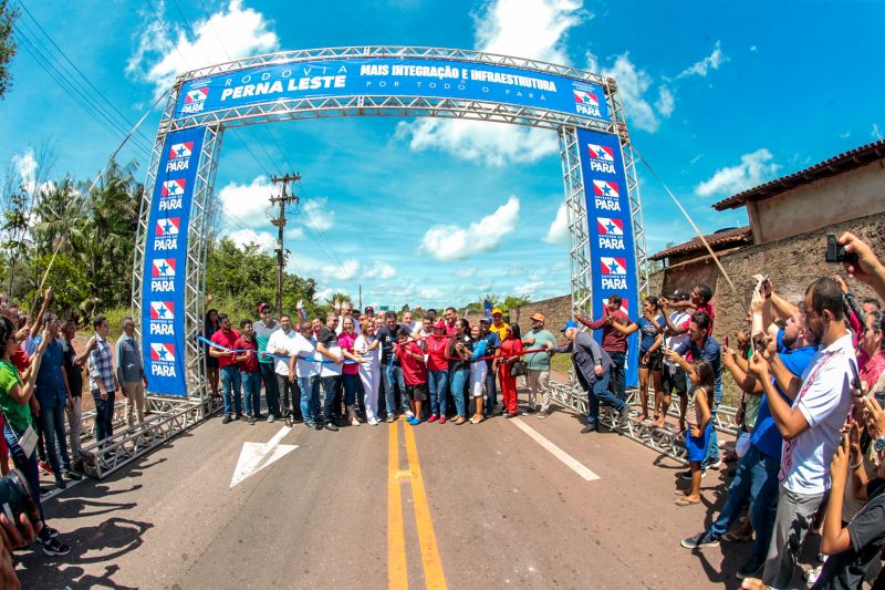 Governador Helder Barbalho Inauguração da Perna Leste

 Fotos Marco Santos/ Ag Pará <div class='credito_fotos'>Foto: Marco Santos / Ag. Pará &nbsp;&nbsp;|&nbsp;&nbsp; <a href='/midias/2024/originais/20297_3f926e41-0087-2e99-414a-4c8389ab153c.jpg' download><i class='fa-solid fa-download'></i> Download</a></div>