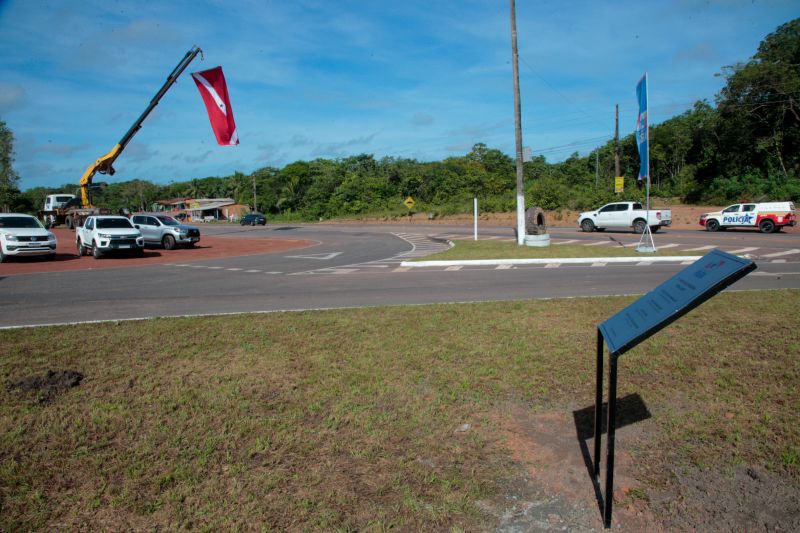 Governador Helder Barbalho Inauguração da Perna Leste

 Fotos Marco Santos/ Ag Pará <div class='credito_fotos'>Foto: Marco Santos / Ag. Pará &nbsp;&nbsp;|&nbsp;&nbsp; <a href='/midias/2024/originais/20297_5d2cd0b1-4d56-0c3b-6352-faee365c9702.jpg' download><i class='fa-solid fa-download'></i> Download</a></div>