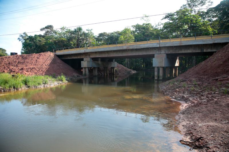 Governador Helder Barbalho Inauguração da Perna Leste

 Fotos Marco Santos/ Ag Pará <div class='credito_fotos'>Foto: Marco Santos / Ag. Pará &nbsp;&nbsp;|&nbsp;&nbsp; <a href='/midias/2024/originais/20297_6a22a7e9-ed4a-4122-dfa2-0e8dc189ee14.jpg' download><i class='fa-solid fa-download'></i> Download</a></div>