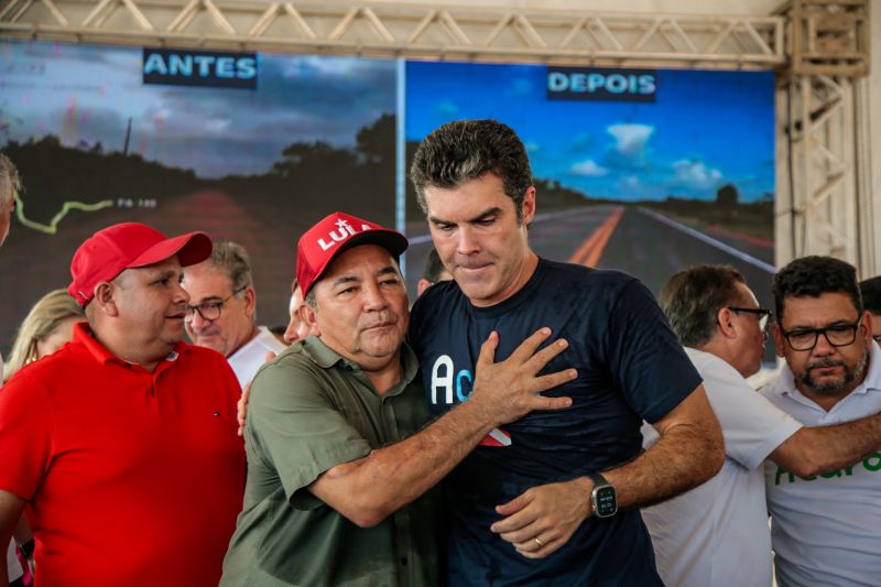 Governador Helder Barbalho Inauguração da Perna Leste

 Fotos Marco Santos/ Ag Pará <div class='credito_fotos'>Foto: Marco Santos / Ag. Pará &nbsp;&nbsp;|&nbsp;&nbsp; <a href='/midias/2024/originais/20297_d04425da-7b5c-c506-afab-61a07a7b2106.jpg' download><i class='fa-solid fa-download'></i> Download</a></div>