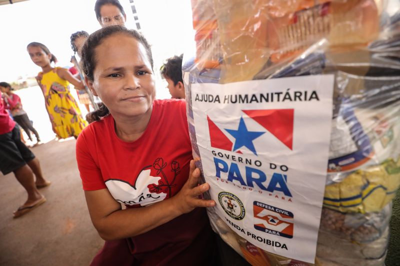 Elizângela Rodrigues - Ajuda humanitária <div class='credito_fotos'>Foto: Marcelo Lelis / Ag. Pará &nbsp;&nbsp;|&nbsp;&nbsp; <a href='/midias/2024/originais/20360_90838380-cf68-2b9f-ac6b-68b693275964.jpg' download><i class='fa-solid fa-download'></i> Download</a></div>