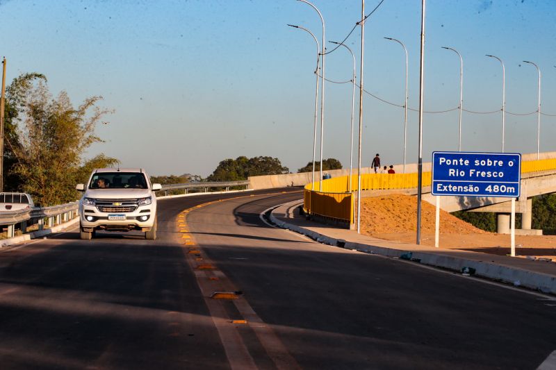 Movimentação primeiro dia usuários passando sobre a ponte do rio fresco em São Félix do Xingú

FOTOS: Marco Santos / AGPARÁ <div class='credito_fotos'>Foto: Marco Santos / Ag. Pará &nbsp;&nbsp;|&nbsp;&nbsp; <a href='/midias/2024/originais/20392_0a6fabce-2969-4423-c881-a3f9c7742a63.jpg' download><i class='fa-solid fa-download'></i> Download</a></div>