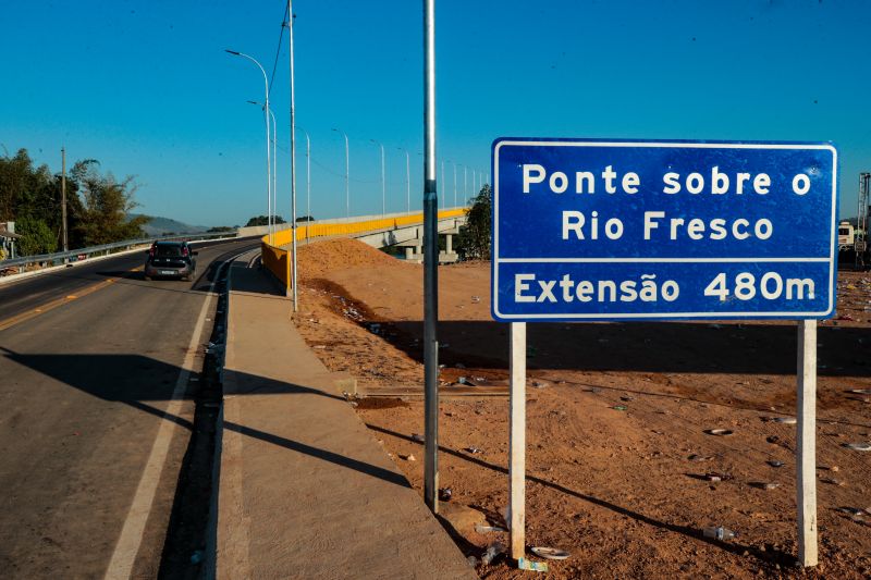Movimentação primeiro dia usuários passando sobre a ponte do rio fresco em São Félix do Xingú

FOTOS: Marco Santos / AGPARÁ <div class='credito_fotos'>Foto: Marco Santos / Ag. Pará &nbsp;&nbsp;|&nbsp;&nbsp; <a href='/midias/2024/originais/20392_8a25b6ae-dac9-ac42-4b3c-4f75755b6e39.jpg' download><i class='fa-solid fa-download'></i> Download</a></div>