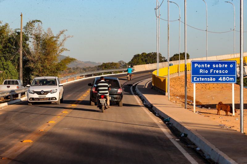 Movimentação primeiro dia usuários passando sobre a ponte do rio fresco em São Félix do Xingú

FOTOS: Marco Santos / AGPARÁ <div class='credito_fotos'>Foto: Marco Santos / Ag. Pará &nbsp;&nbsp;|&nbsp;&nbsp; <a href='/midias/2024/originais/20392_a629b6c6-ffa8-7645-4541-0166bb8d895c.jpg' download><i class='fa-solid fa-download'></i> Download</a></div>