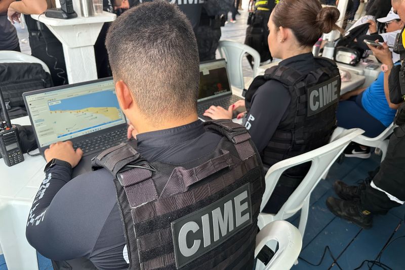 ‘Operação Verão 2024' é lançada em mais de 90 localidades com mais de 5 mil agentes reforçando a segurança
São realizadas diversas ações ostensivas e preventivas, com reforço no policiamento local, monitoramento e diversas atividades integradas entre as forças, para coibir e inibir a criminalidade durante todo o mês de julho

André Macedo / Ascom Segup <div class='credito_fotos'>Foto: André Macedo / Ascom Segup &nbsp;&nbsp;|&nbsp;&nbsp; <a href='/midias/2024/originais/20393_28d075df-98c9-5f62-fe9e-7c59b44eb82e.jpg' download><i class='fa-solid fa-download'></i> Download</a></div>