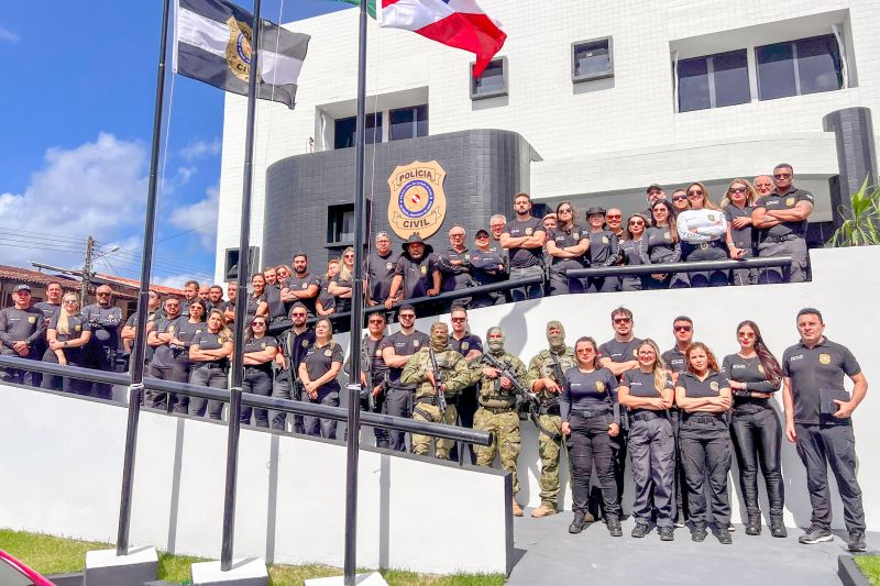 ‘Operação Verão 2024' é lançada em mais de 90 localidades com mais de 5 mil agentes reforçando a segurança
São realizadas diversas ações ostensivas e preventivas, com reforço no policiamento local, monitoramento e diversas atividades integradas entre as forças, para coibir e inibir a criminalidade durante todo o mês de julho

André Macedo / Ascom Segup <div class='credito_fotos'>Foto: André Macedo / Ascom Segup &nbsp;&nbsp;|&nbsp;&nbsp; <a href='/midias/2024/originais/20393_439c39d5-d129-f648-75dd-92d0278ad417.jpg' download><i class='fa-solid fa-download'></i> Download</a></div>