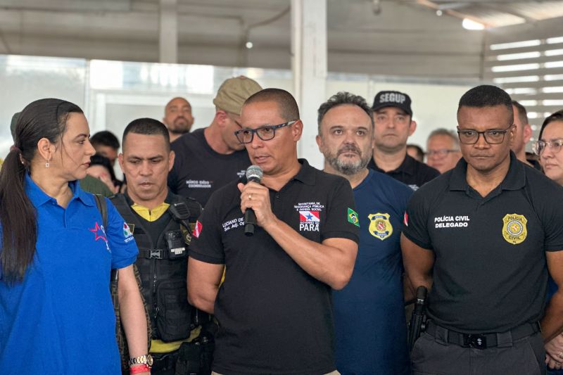 ‘Operação Verão 2024' é lançada em mais de 90 localidades com mais de 5 mil agentes reforçando a segurança
São realizadas diversas ações ostensivas e preventivas, com reforço no policiamento local, monitoramento e diversas atividades integradas entre as forças, para coibir e inibir a criminalidade durante todo o mês de julho

André Macedo / Ascom Segup <div class='credito_fotos'>Foto: André Macedo / Ascom Segup &nbsp;&nbsp;|&nbsp;&nbsp; <a href='/midias/2024/originais/20393_a090667b-1349-5296-673b-d3d1ad5398b1.jpg' download><i class='fa-solid fa-download'></i> Download</a></div>