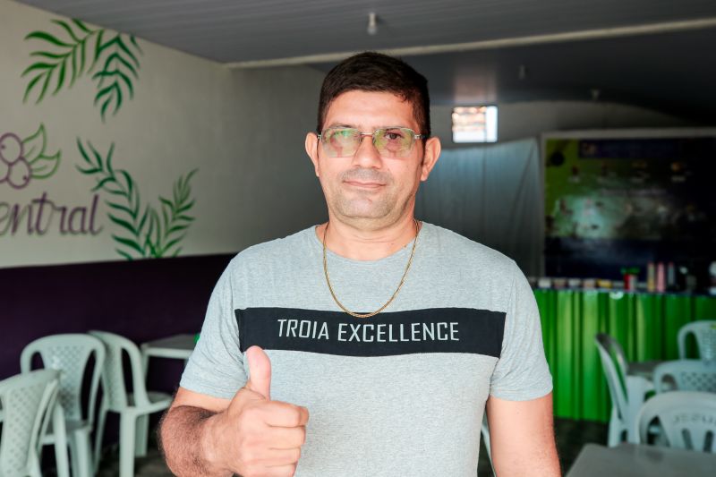 Fala sobre praça e ginásio-Cesar Soares -morador e comerciante