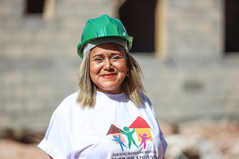 Rozineide Miranda, conhecida como Dinha, presidente da associação dos moradores que receberão as unidades habitacionais <div class='credito_fotos'>Foto: Marcelo Lelis / Ag. Pará &nbsp;&nbsp;|&nbsp;&nbsp; <a href='/midias/2024/originais/20586_81ac0076-0e07-100d-c93a-aa6d71c0c1d9.jpg' download><i class='fa-solid fa-download'></i> Download</a></div>