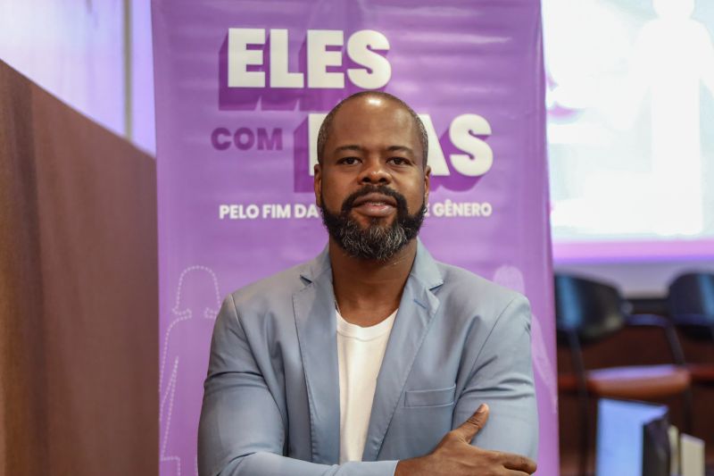 Luciano Ramos 
Diretor adjunto do instituto promundo e diretor executivo da Ramos Associados especialista em masculinidade,saúde do homem paternidade e equidade de gênero.
Embaixador da campanha homens positivamente da UNESCO <div class='credito_fotos'>Foto: Bruno Cruz / Ag. Pará &nbsp;&nbsp;|&nbsp;&nbsp; <a href='/midias/2024/originais/20589_35b282ef-5b2e-01f1-235d-5789fe1010a4.jpg' download><i class='fa-solid fa-download'></i> Download</a></div>