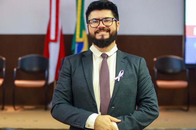 Fábio RangelDefensor titular da primeira vara de violência Doméstica e familiar (DPE/PA) <div class='credito_fotos'>Foto: Bruno Cruz / Ag. Pará &nbsp;&nbsp;|&nbsp;&nbsp; <a href='/midias/2024/originais/20589_90400a27-b5c8-9506-d57b-7103f64ae4d1.jpg' download><i class='fa-solid fa-download'></i> Download</a></div>