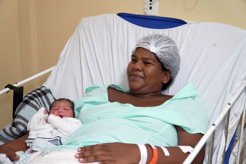 Emili Luciane Tavares de Jesus 
Doméstica <div class='credito_fotos'>Foto: Roni Moreira / Ag.Pará &nbsp;&nbsp;|&nbsp;&nbsp; <a href='/midias/2024/originais/20604_29aadbfc-8fb2-ec5a-1626-5bef9c48e582.jpg' download><i class='fa-solid fa-download'></i> Download</a></div>