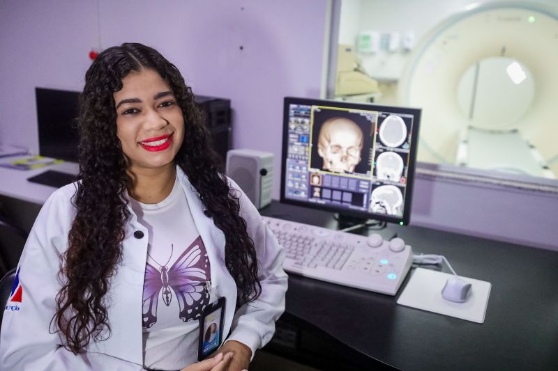 Izabela Oliveira Xavier - Técnica em radiologia no HRPL <div class='credito_fotos'>Foto: Marcelo Lelis / Ag. Pará &nbsp;&nbsp;|&nbsp;&nbsp; <a href='/midias/2024/originais/20617_0a6f6101-bc3f-2b49-fb62-543efa70546d.jpg' download><i class='fa-solid fa-download'></i> Download</a></div>