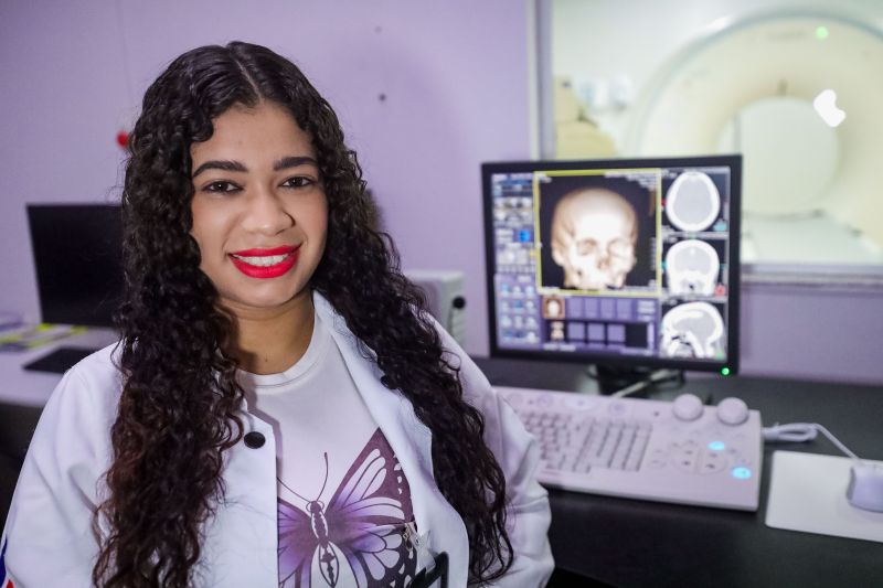 Izabela Oliveira Xavier - Técnica em radiologia no HRPL <div class='credito_fotos'>Foto: Marcelo Lelis / Ag. Pará &nbsp;&nbsp;|&nbsp;&nbsp; <a href='/midias/2024/originais/20617_1755a548-8ad4-5242-1635-2c1f35a25c79.jpg' download><i class='fa-solid fa-download'></i> Download</a></div>