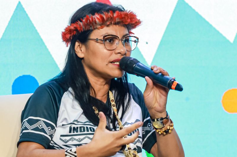 Márcia kambeba <div class='credito_fotos'>Foto: Bruno Cruz / Ag. Pará &nbsp;&nbsp;|&nbsp;&nbsp; <a href='/midias/2024/originais/20665_2a63d598-e3bc-7c96-0754-d23f3c619387.jpg' download><i class='fa-solid fa-download'></i> Download</a></div>