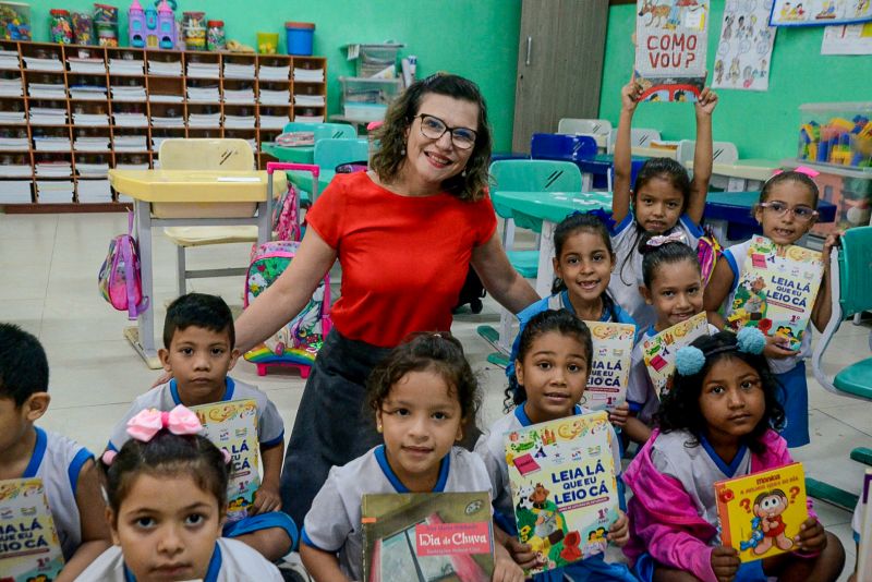  <div class='credito_fotos'>Foto: Eliseu Dias / Ascom Seduc &nbsp;&nbsp;|&nbsp;&nbsp; <a href='/midias/2024/originais/20734_6fccaf9d-a1d5-dc52-7295-efbc0014eaf4.jpg' download><i class='fa-solid fa-download'></i> Download</a></div>