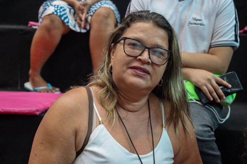 Vanja Paes - professora