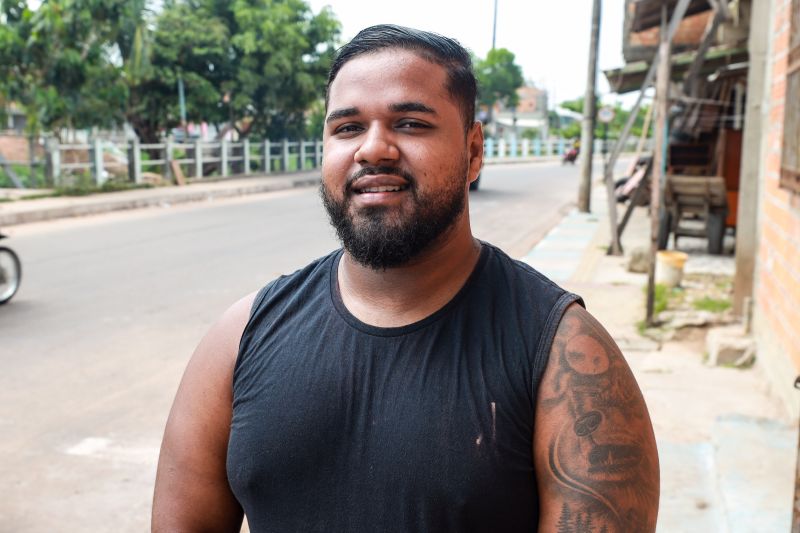 Dion Williams – 23 anos
Barbeiro <div class='credito_fotos'>Foto: Bruno Cruz / Ag. Pará &nbsp;&nbsp;|&nbsp;&nbsp; <a href='/midias/2024/originais/20768_ecf34d43-8371-e0ca-6268-1f7bdd968846.jpg' download><i class='fa-solid fa-download'></i> Download</a></div>