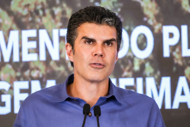 Coletiva de imprensa plano de ações contra estiagem e queimadas

fotos Marco Santos Ag Pará <div class='credito_fotos'>Foto: Marco Santos / Ag. Pará &nbsp;&nbsp;|&nbsp;&nbsp; <a href='/midias/2024/originais/20899_0ac2b9ea-7ac1-72b1-ec65-91214737925e.jpg' download><i class='fa-solid fa-download'></i> Download</a></div>