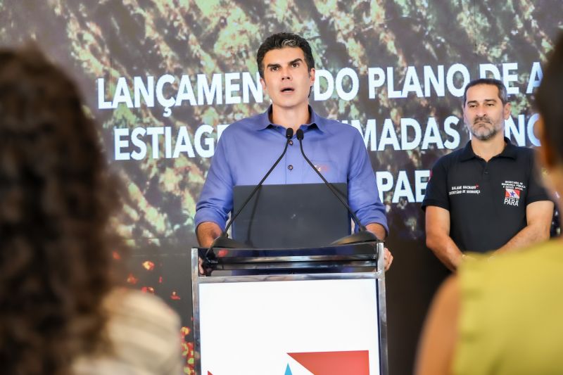 Coletiva de imprensa plano de ações contra estiagem e queimadas

fotos Marco Santos Ag Pará <div class='credito_fotos'>Foto: Marco Santos / Ag. Pará &nbsp;&nbsp;|&nbsp;&nbsp; <a href='/midias/2024/originais/20899_67124579-8c81-ac13-543e-00d2d7a7801a.jpg' download><i class='fa-solid fa-download'></i> Download</a></div>