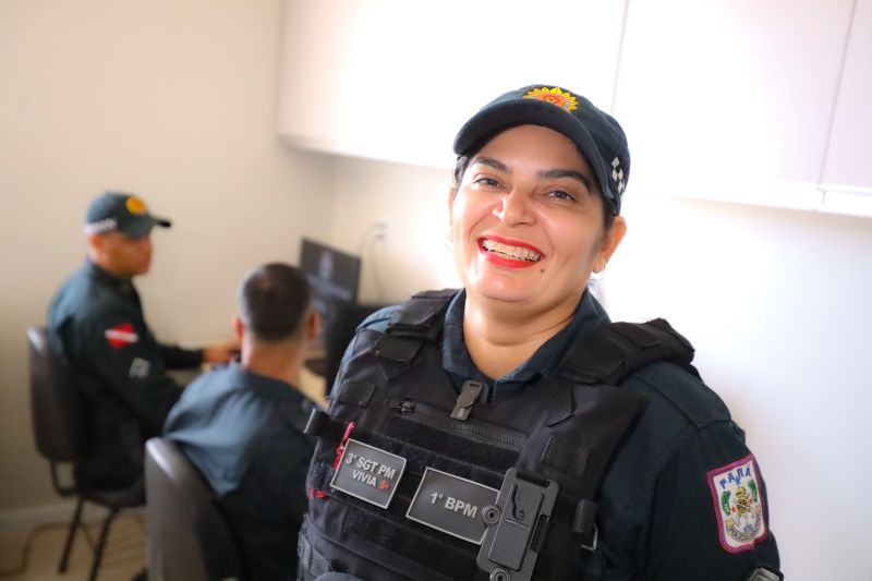 Vivia Cabral - 3º sargento - 15 anos de Polícia <div class='credito_fotos'>Foto: Marcelo Lelis / Ag. Pará &nbsp;&nbsp;|&nbsp;&nbsp; <a href='/midias/2024/originais/21104_fa3d1c62-55be-be77-2d70-0a8ef0be6b4e.jpg' download><i class='fa-solid fa-download'></i> Download</a></div>