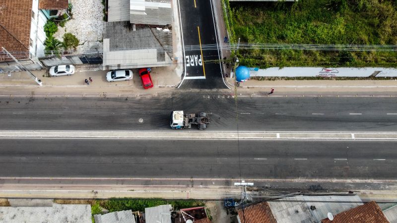 Travessa São Geraldo, Tapanã.
 Inauguração das obras do programa asfalto por todo o Pará <div class='credito_fotos'>Foto: Augusto Miranda / Ag. Pará &nbsp;&nbsp;|&nbsp;&nbsp; <a href='/midias/2024/originais/21140_49bf4a88-846a-ba5f-5be7-877a4adb8780.jpg' download><i class='fa-solid fa-download'></i> Download</a></div>