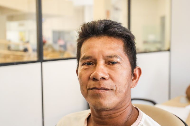 Rosemiro João Imbiriba Cardoso, pintor <div class='credito_fotos'>Foto: Marcelo Lelis / Ag. Pará &nbsp;&nbsp;|&nbsp;&nbsp; <a href='/midias/2024/originais/21157_cff3e178-a7d4-4e63-61f0-135736c349e3.jpg' download><i class='fa-solid fa-download'></i> Download</a></div>