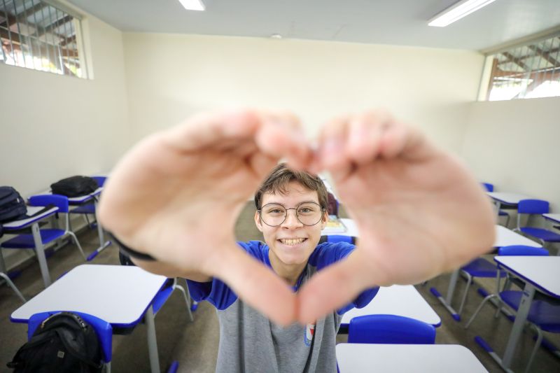 Gustavo Barros - 16 - 2° ano 
6 anos na escola <div class='credito_fotos'>Foto: Marcelo Lelis / Ag. Pará &nbsp;&nbsp;|&nbsp;&nbsp; <a href='/midias/2024/originais/21176_392f2c6b-45ae-603c-00b1-5dfd81b5c8ba.jpg' download><i class='fa-solid fa-download'></i> Download</a></div>