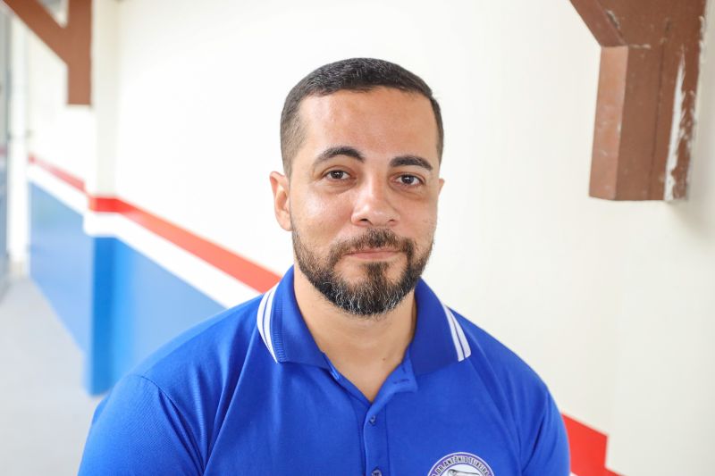 Felipe Soares - prof lingua inglesa - 15 anos no Estado <div class='credito_fotos'>Foto: Marcelo Lelis / Ag. Pará &nbsp;&nbsp;|&nbsp;&nbsp; <a href='/midias/2024/originais/21176_4aed5067-d055-69d3-a9d7-10f51ff61cfb.jpg' download><i class='fa-solid fa-download'></i> Download</a></div>