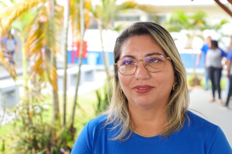 Jaqueline Rolim - prof geografia -  20 anos no Estado <div class='credito_fotos'>Foto: Marcelo Lelis / Ag. Pará &nbsp;&nbsp;|&nbsp;&nbsp; <a href='/midias/2024/originais/21176_8bd18cbe-a822-8977-c120-563f57514f46.jpg' download><i class='fa-solid fa-download'></i> Download</a></div>