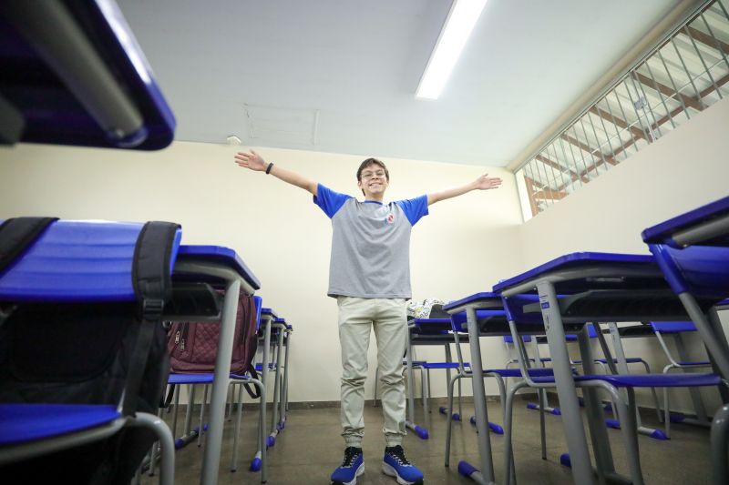 Gustavo Barros - 16 - 2° ano 
6 anos na escola <div class='credito_fotos'>Foto: Marcelo Lelis / Ag. Pará &nbsp;&nbsp;|&nbsp;&nbsp; <a href='/midias/2024/originais/21176_99640f8a-07d2-2318-5216-78e93a9462a8.jpg' download><i class='fa-solid fa-download'></i> Download</a></div>