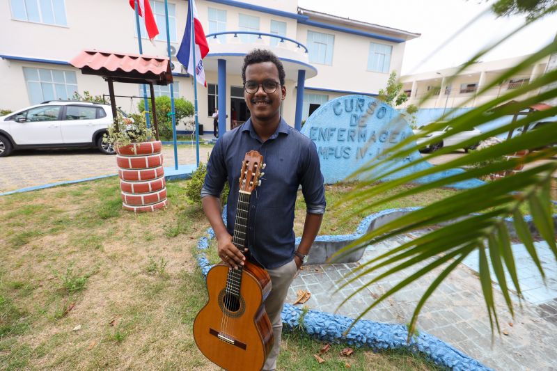 Romulo Assunção instrumentista e arranjador <div class='credito_fotos'>Foto: Bruno Cruz / Ag. Pará &nbsp;&nbsp;|&nbsp;&nbsp; <a href='/midias/2024/originais/21246_5828a5a4-5696-f298-9758-16ae19ebf07e.jpg' download><i class='fa-solid fa-download'></i> Download</a></div>