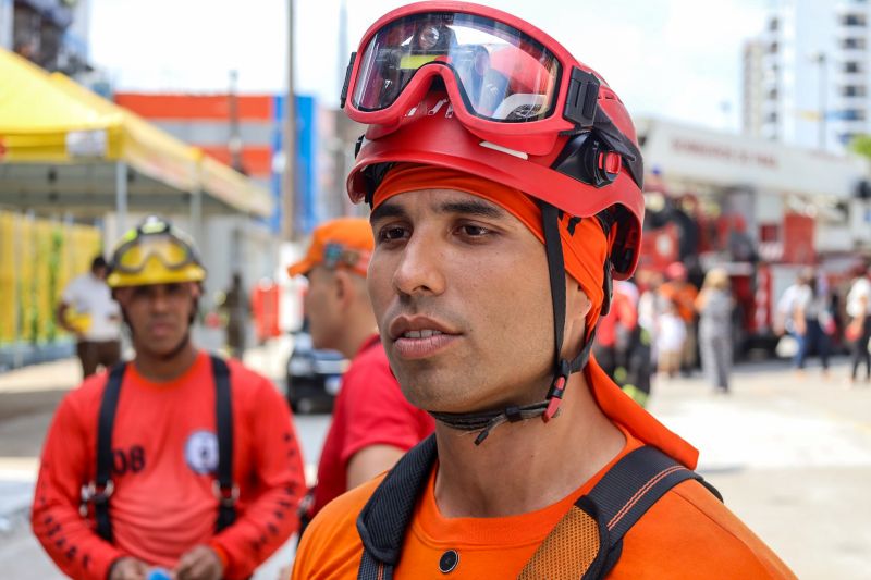 1 ° tenente Matheus Moreira  - 4 gbm santarém <div class='credito_fotos'>Foto: Bruno Cecim / Ag.Pará &nbsp;&nbsp;|&nbsp;&nbsp; <a href='/midias/2024/originais/21285_22b640ba-bcb9-bddd-93f7-e9847c312ba7.jpg' download><i class='fa-solid fa-download'></i> Download</a></div>