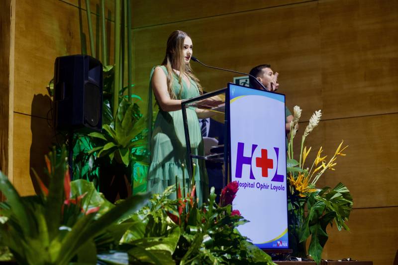 Oradora do programa de residência uniprofissional, Kamilly Frazão agradeceu os aprendizados trazidos com a atuação em um Centro de Alta Complexidade em  Oncologia