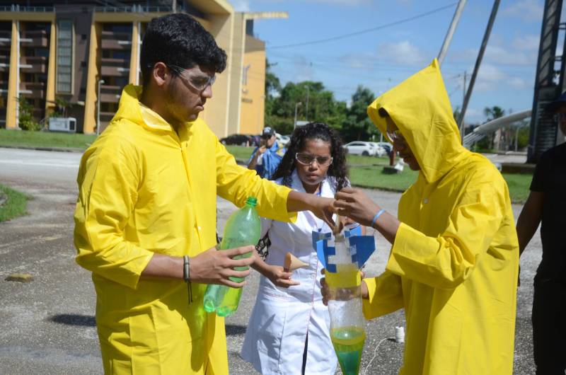 Ester Gabriela, da 1° série do Ensino Médio da Escola Visconde Souza Franco
