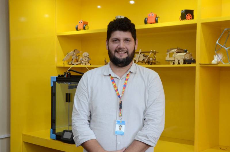 Professor Rafael Herdy, que atua no Núcleo de Tecnologia Educacional (NTE) da Seduc